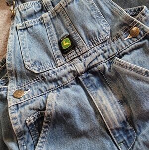JOHN DEERE KIDS SIZE 5 BLUE JEAN BIB OVERALLS POCKETS BUTTONS LOGO EUC UNISEX